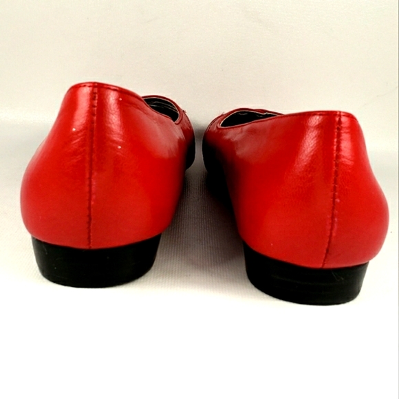 Array Red Leather, Slip On, Round Toe, Ballet Flats. Women's Size 6 W - Picture 6 of 10